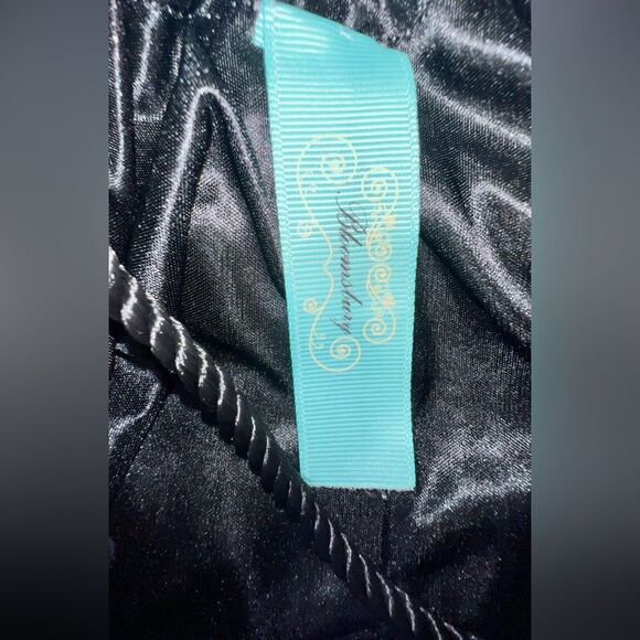 Gorgeous Bloomsbury Dress - Picture 14 of 16